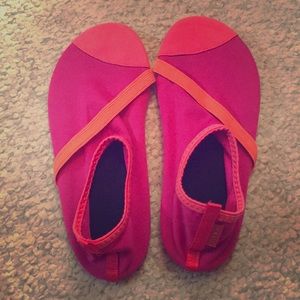 Women’s classic Fitkicks fuschia size Large
